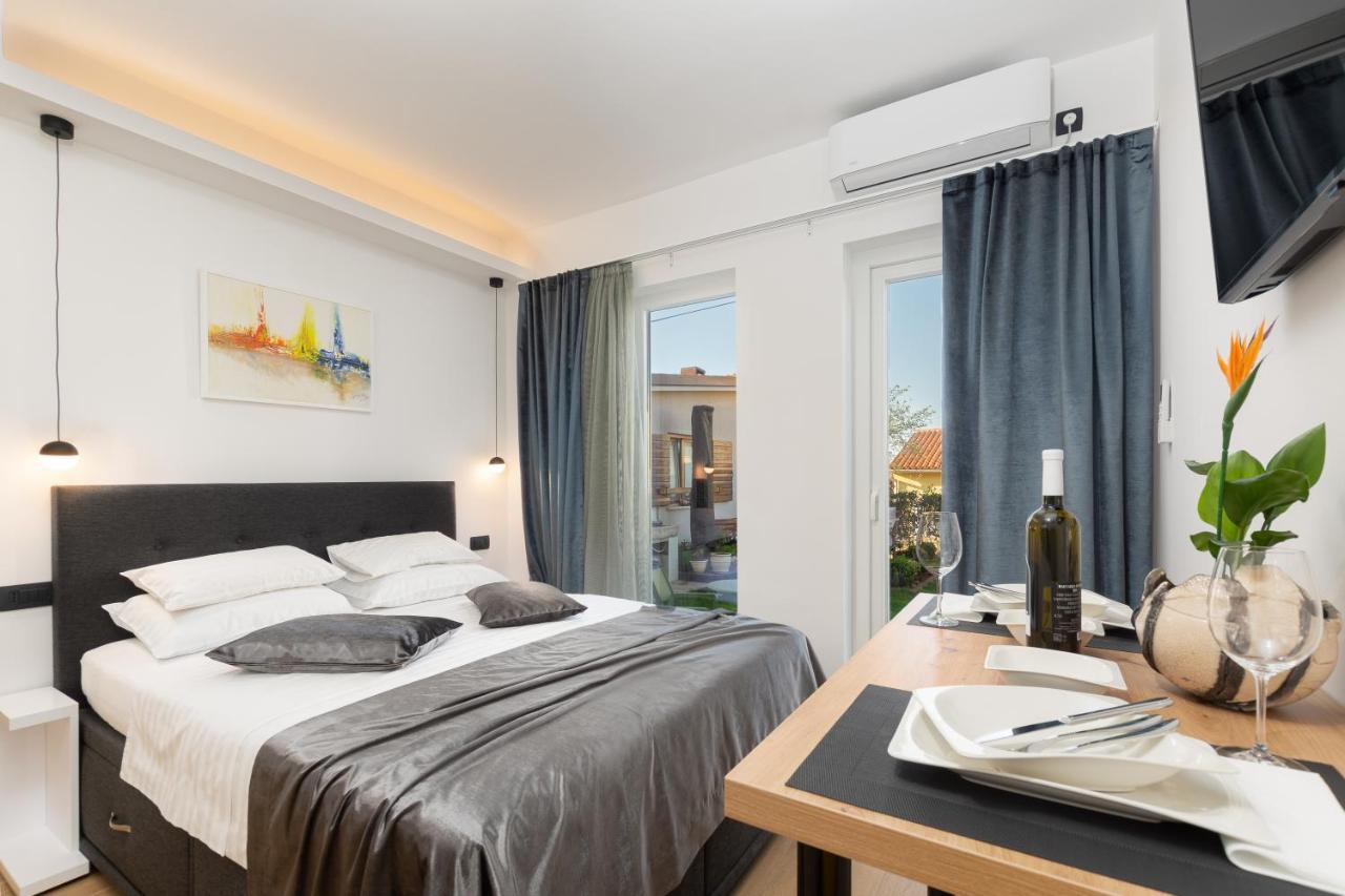 PUY Studio Apartman Lilly With Private Parking In The Yard Of The House מראה חיצוני תמונה