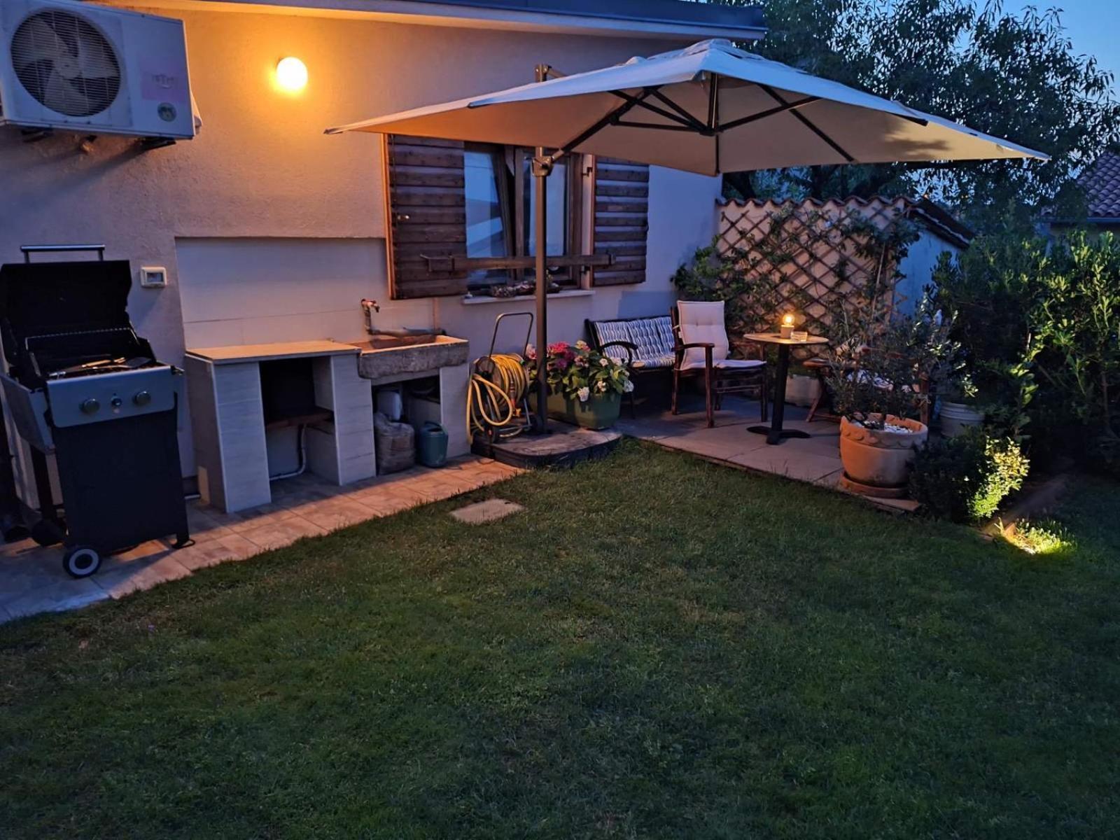 PUY Studio Apartman Lilly With Private Parking In The Yard Of The House מראה חיצוני תמונה